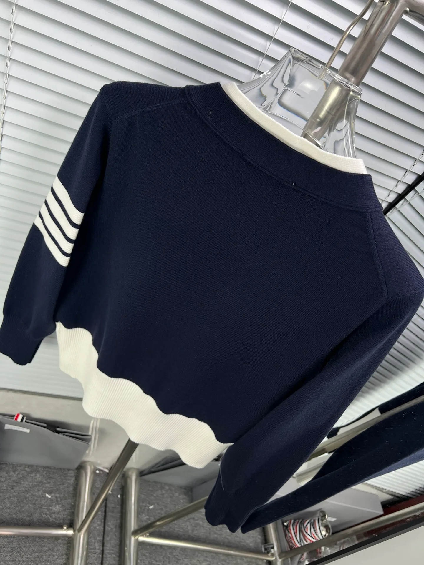 TB 𝐃𝐞𝐭𝐚𝐢𝐥 ： v ， ， ， YI ， ， te ， ， ， ， ：Gray White Blue Sizes：123